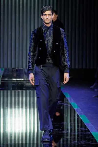 Look 39